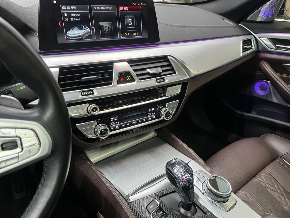 강동구 BMW5시리즈 차량 깔끔하게 튜닝하는 방법_루프스킨랩핑_ 실내랩핑