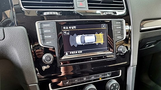 경기남부 / 평택 폭스바겐 골프 7세대 순정모니터 연동 후방카메라 장착 / 평택.오산.안성