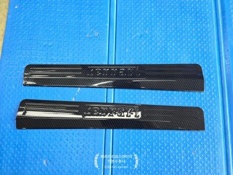 페라리458스파이더 도어트림 및 실내파츠 동탄 수원카본수전사 차별화된광택도 와 코팅처리 우수한내구성을 자랑하는 아우라커스텀