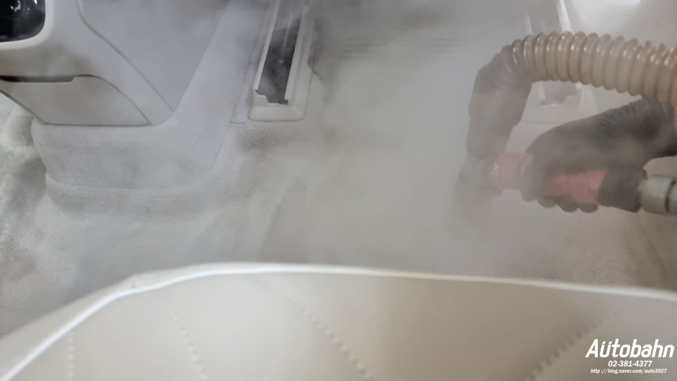 벤츠 EQS SUV X296시트 바닥 클리닝 신차 클리닝 시승차량 클리닝 신차 벤츠 베이지시트 클리닝은 아우토반서 받으세요!