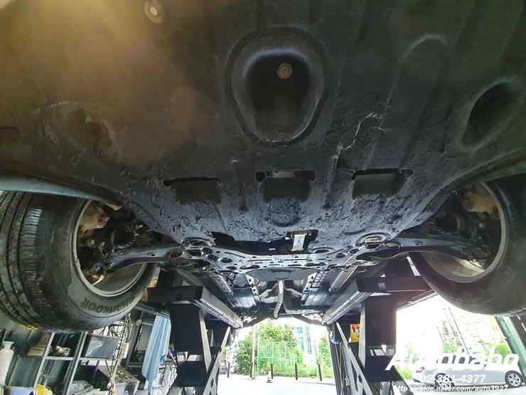 하부세차 진흙세차 리프트하부세차 진흙제거세차 하부 세차는 전문점인 아우토반에서 시공 받으세요 / 고양시 삼송동