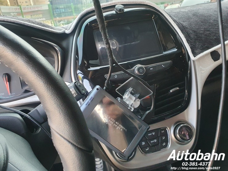 아이나비 블랙박스 QXD5000 블랙박스 장착 시공 탈착 시공 아이나비 블랙박스 시공 / 고양시 삼송동