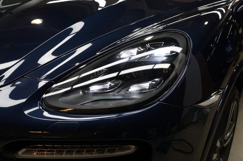 포르쉐 13년식 카이엔터보, 구형 탈출! 컨버전 라이트 & 리어모니터 시공으로 신형처럼 바꿔드렸어요!! / 서울 중랑