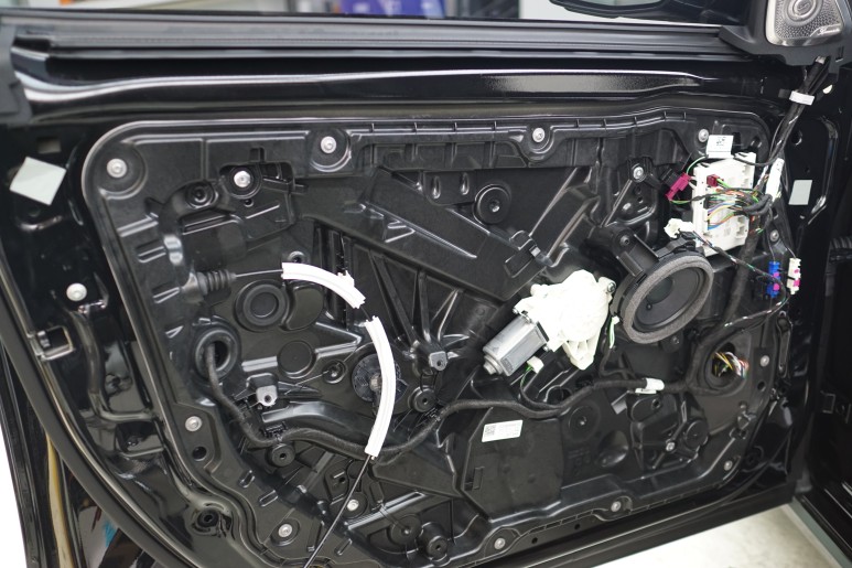 W223 S450 S클래스에 AS문제없는 액티브엠비언트 4D부메스터 전동 스피커 작업하기!