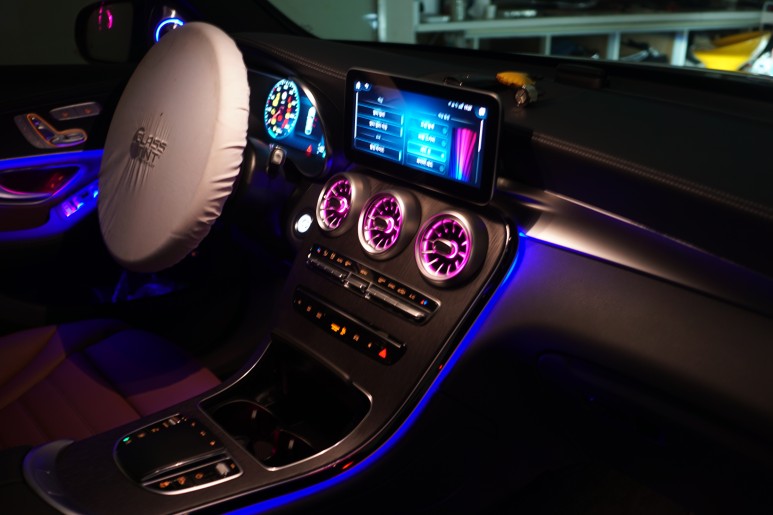 벤츠 GLC쿠페~ 순정 멀티컬러 연동 송풍구 엠비언트와 3D부메스터 장착으로 사운드까지 업그레이드 하기! / 중랑, 동대문, 광진구, 성동구