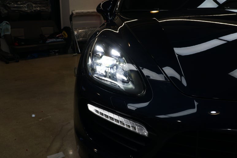 포르쉐 13년식 카이엔터보, 구형 탈출! 컨버전 라이트 & 리어모니터 시공으로 신형처럼 바꿔드렸어요!! / 서울 중랑