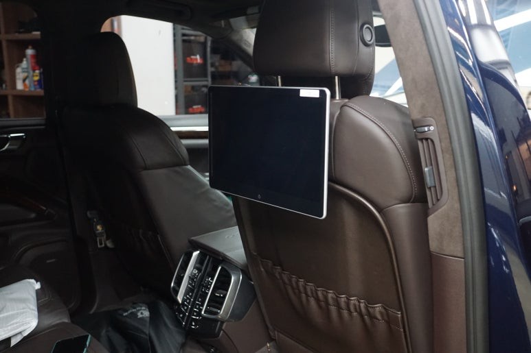 포르쉐 13년식 카이엔터보, 구형 탈출! 컨버전 라이트 & 리어모니터 시공으로 신형처럼 바꿔드렸어요!! / 서울 중랑