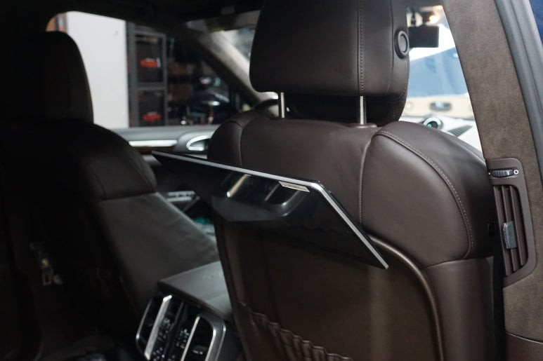 포르쉐 13년식 카이엔터보, 구형 탈출! 컨버전 라이트 & 리어모니터 시공으로 신형처럼 바꿔드렸어요!! / 서울 중랑