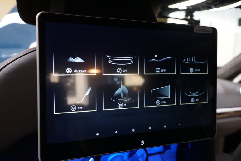 포르쉐 13년식 카이엔터보, 구형 탈출! 컨버전 라이트 & 리어모니터 시공으로 신형처럼 바꿔드렸어요!! / 서울 중랑