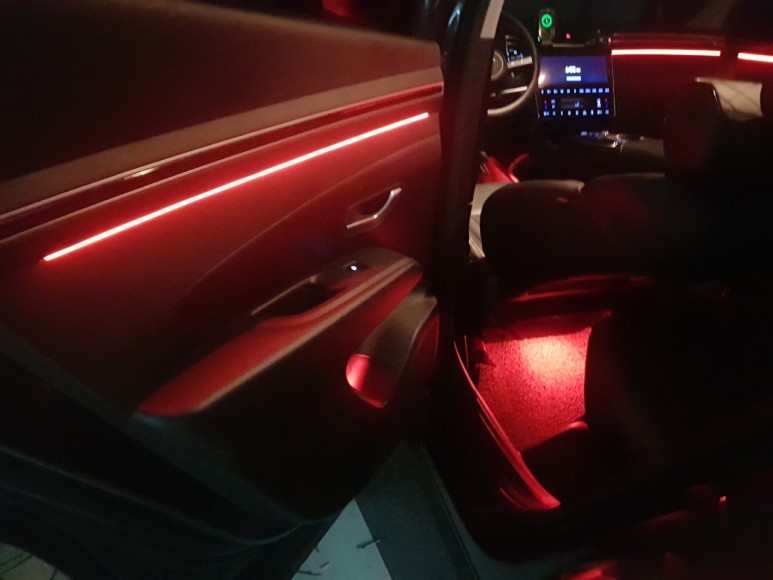울산 엠비언트 투싼 NX4 DMX 엠비언트 기본세트+풋등+도어포켓 시공 / 울산, 포항
