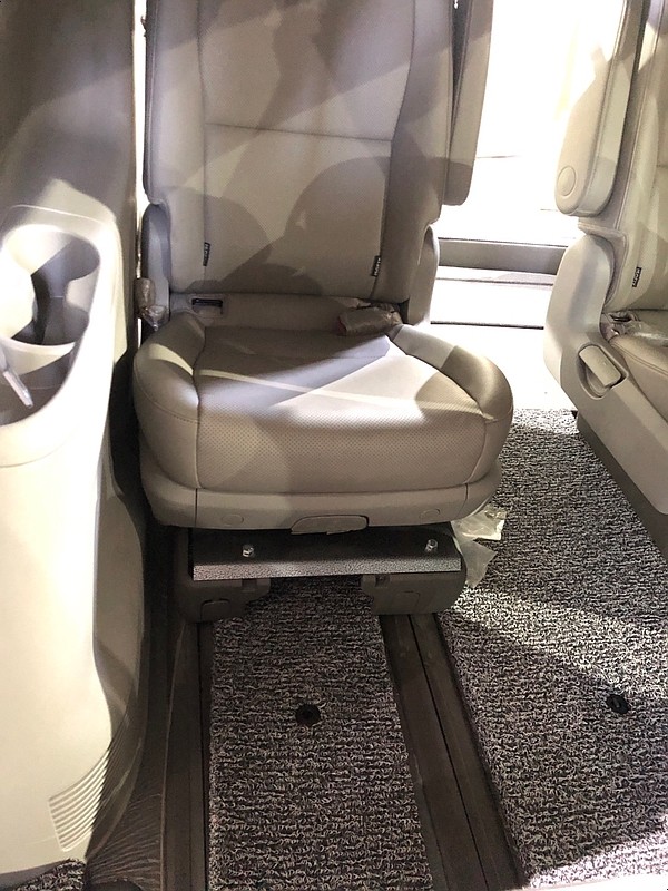 9인승을 편하게! 2열 홀 가공 / 3열 12cm 연장 / 오슬버튼 시공입니다. / 오산 외삼미동