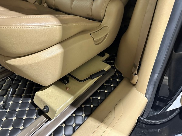 올뉴카니발 하이리무진_무본드장판 / 2열 25cm 연장 / 오슬버튼 / 중앙등 연동 / 워크인 스위치 시공 후기입니다. / 오산 외삼미동