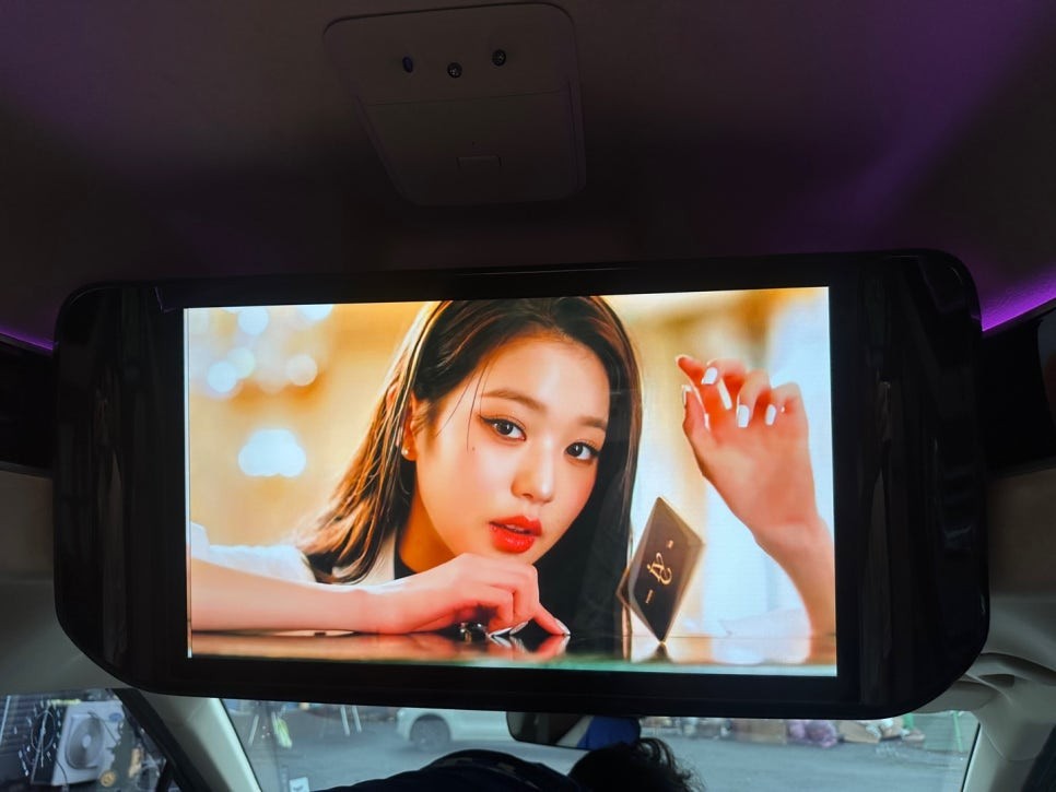 KA4 카니발 하이리무진_1열 터치패널(조명, TV, 볼륨 제어) / 호매틱스 4K 셋탑박스 / 글로밴 9인승 3열 15CM 연장 브라켓 시공입니다. / 오산 외삼미동