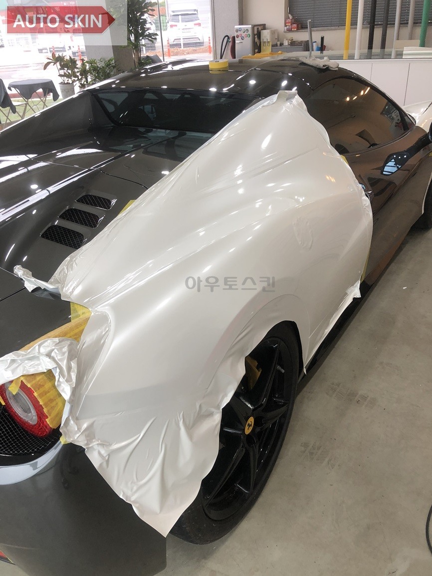 광주랩핑 페라리458이탈리아스파이더 화이트펄 전체랩핑 시공 [광주카스킨,광주페라리458이탈리아랩핑,아우토스킨] / 광주 광산구 도천동