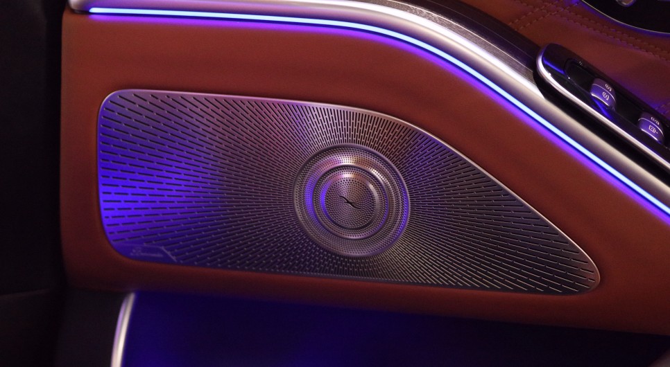 벤츠 S580 마이바흐 피아노 우드 트림 세로라인 브라운 오늘 국내 딱 10대 입고된 차를 영접했습니다. S680으로 바로~ 변신!!