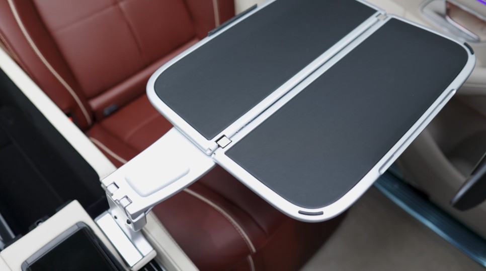 벤츠 GLS600 마이바흐 5인승 모델을 4인승 VIP시트로 개조해 줬습니다. X167 // 모든 GLS 튜닝 가능!