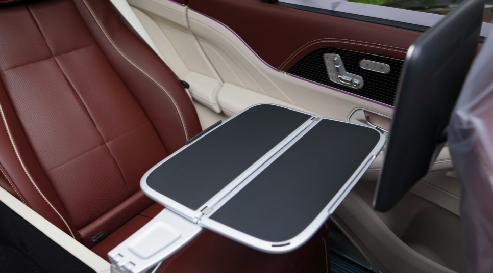 벤츠 GLS600 마이바흐 5인승 모델을 4인승 VIP시트로 개조해 줬습니다. X167 // 모든 GLS 튜닝 가능!