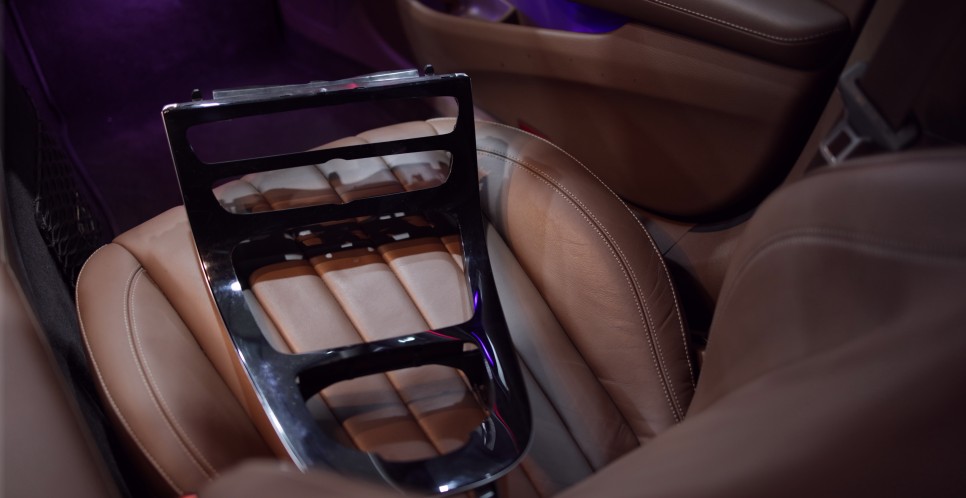 벤츠 E클래스 센터 콘솔 트림 브라운 애시우드로 교체! W213 페이스리프트 전!!