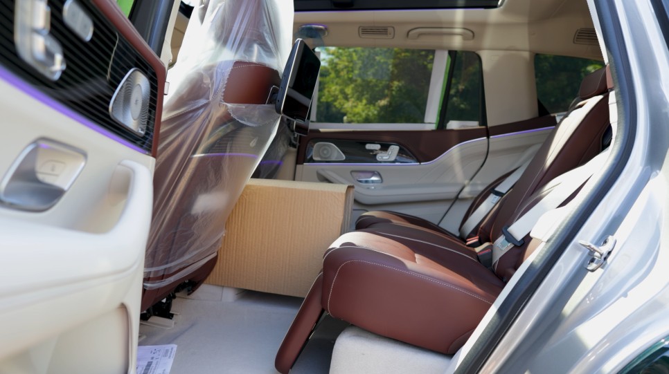 벤츠 GLS600 마이바흐 5인승 모델을 4인승 VIP시트로 개조해 줬습니다. X167 // 모든 GLS 튜닝 가능!