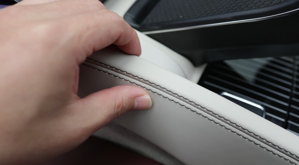 벤츠 GLS600 마이바흐 5인승 모델을 4인승 VIP시트로 개조해 줬습니다. X167 // 모든 GLS 튜닝 가능!