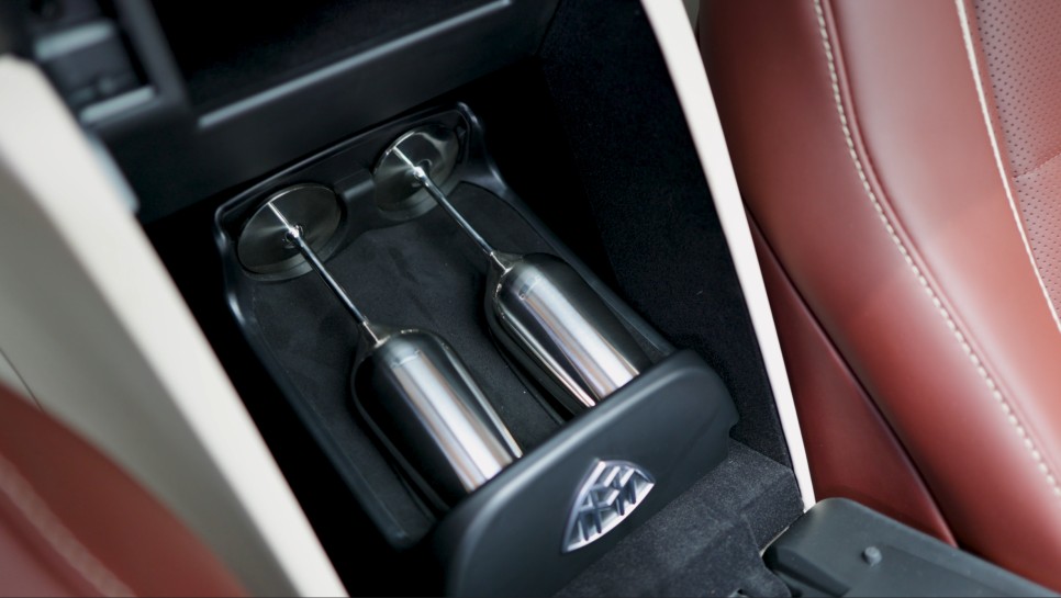 벤츠 GLS600 마이바흐 5인승 모델을 4인승 VIP시트로 개조해 줬습니다. X167 // 모든 GLS 튜닝 가능!