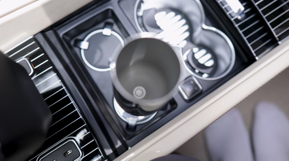 벤츠 GLS600 마이바흐 5인승 모델을 4인승 VIP시트로 개조해 줬습니다. X167 // 모든 GLS 튜닝 가능!