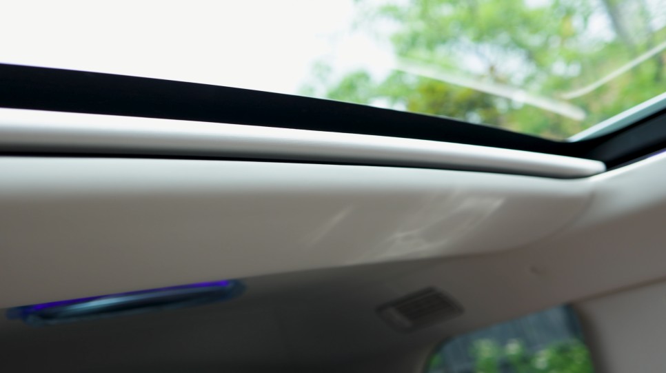 벤츠 GLS600 마이바흐 5인승 모델을 4인승 VIP시트로 개조해 줬습니다. X167 // 모든 GLS 튜닝 가능!