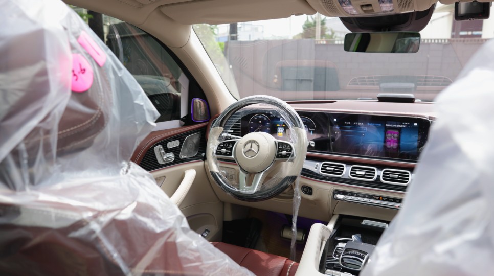 벤츠 GLS600 마이바흐 5인승 모델을 4인승 VIP시트로 개조해 줬습니다. X167 // 모든 GLS 튜닝 가능!