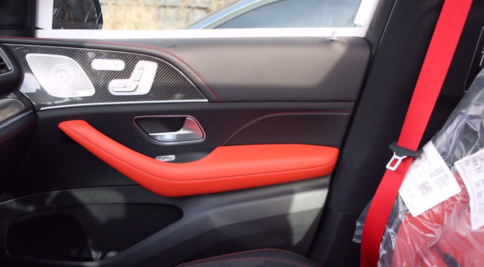 벤츠 GLE 53 AMG 안전벨트 컬러 레드 색상으로 교체해 주었습니다. W167