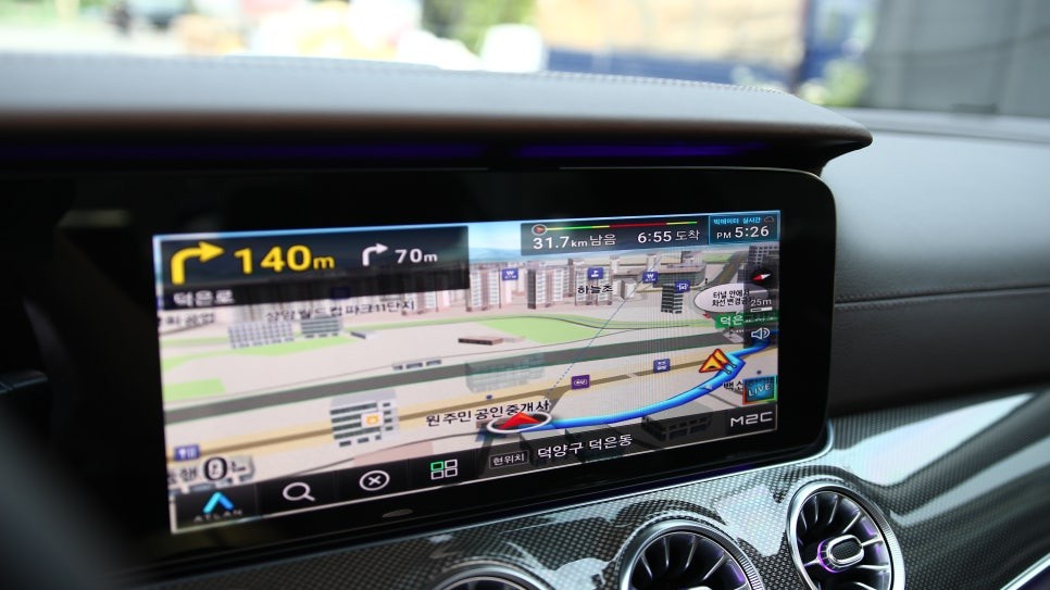 벤츠 CLS300d(X167) 순정 HUD를 화려하게 바꾸어 보았습니다.