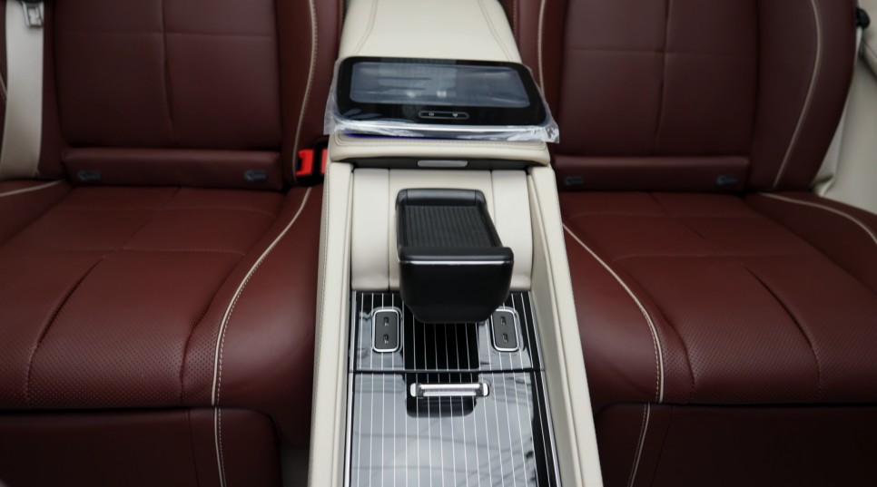 벤츠 GLS600 마이바흐 5인승 모델을 4인승 VIP시트로 개조해 줬습니다. X167 // 모든 GLS 튜닝 가능!