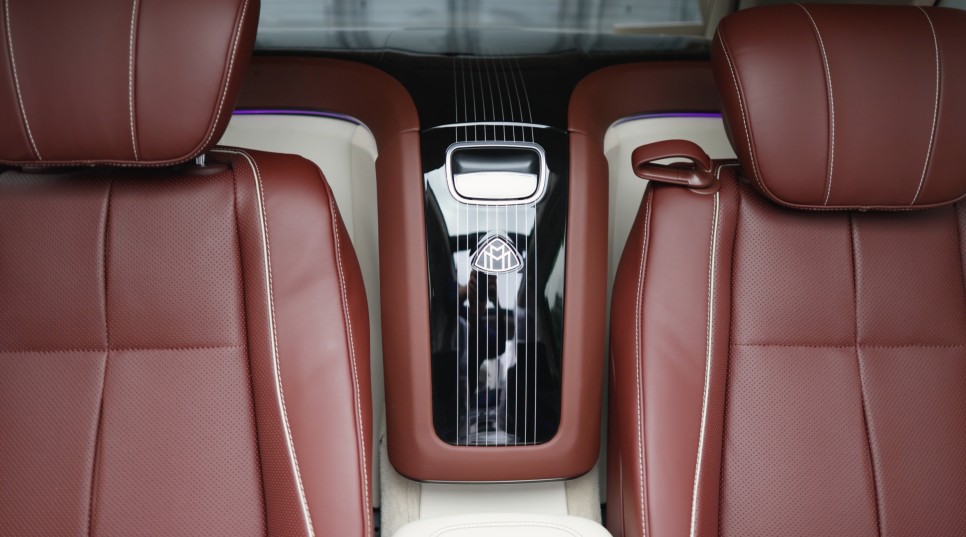 벤츠 GLS600 마이바흐 5인승 모델을 4인승 VIP시트로 개조해 줬습니다. X167 // 모든 GLS 튜닝 가능!