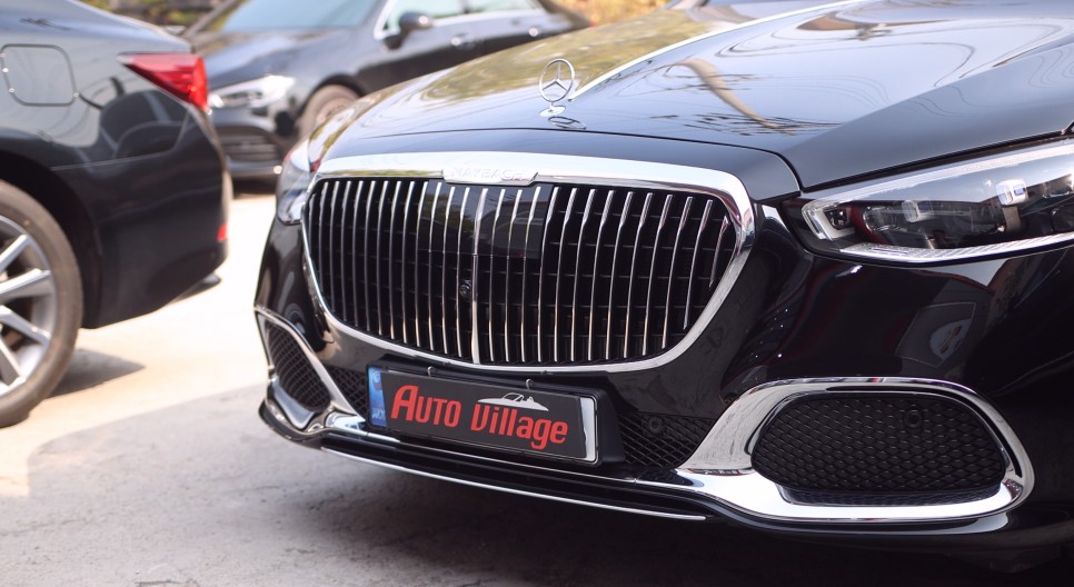 벤츠 신형 S클래스 W223 S580 모델에 꼭 필요한 아이템! S680 순정 하단 크롬 그릴!