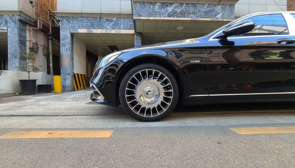 벤츠 s클래스 마이바흐 신형개조 완료! (w222 s500 전기형 모델을 정품 헤드라이트, 휠을 세팅하여 튜닝이 되었습니다.)