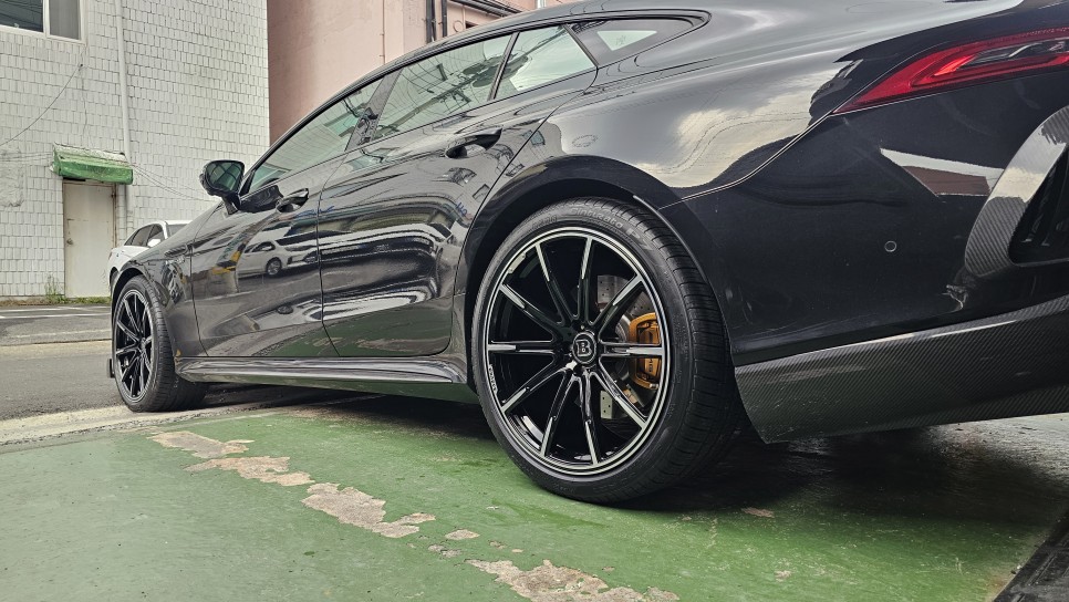 벤츠 AMG GT63 브라부스 튜닝 - 모노블럭 Z 21인치 휠 [ feat. 브라부스 카본 바디킷 ]