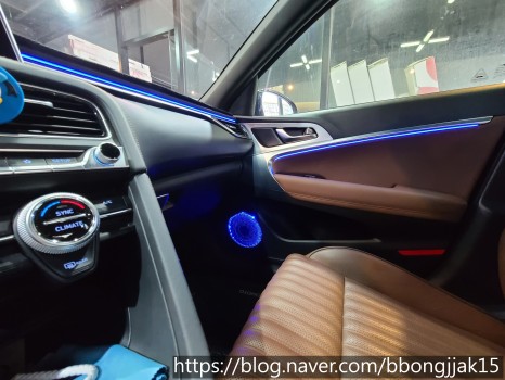 포항 카식스 현대 제네시스 G70엠비언트 라이트 이식으로 실내 분위기를 새롭게 튜닝하다 / 포항, 경주