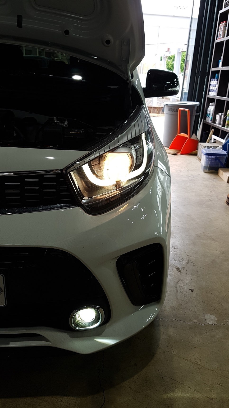 더뉴 모닝 전조등 안개등 새일 파워LED 시공사례  포항 총판 실내등 컵홀더플레이트 도어내캐치 / 포항, 경주