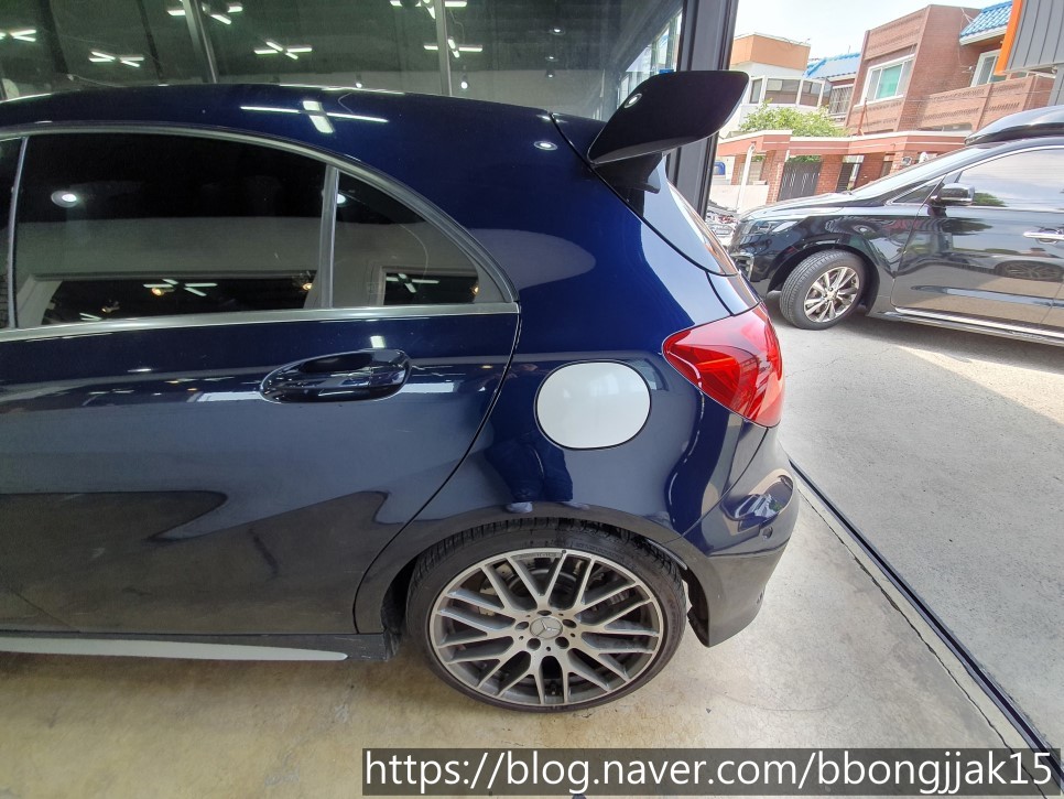 벤츠 45AMG 바이퍼 라인 시공으로 보다 스포티한 차량으로 변화를 주다 / 포항 경주 부분랩핑 전체랩핑 / 포항, 경주