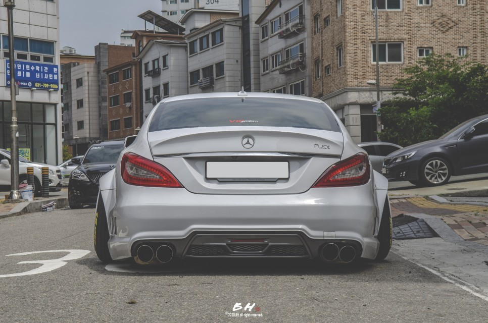 벤츠 w218 cls 잡디자인 바디킷 오버휀더 세이뷰 룸미러 블랙박스 장착 성남 아우토모빌 / 성남,분당,판교