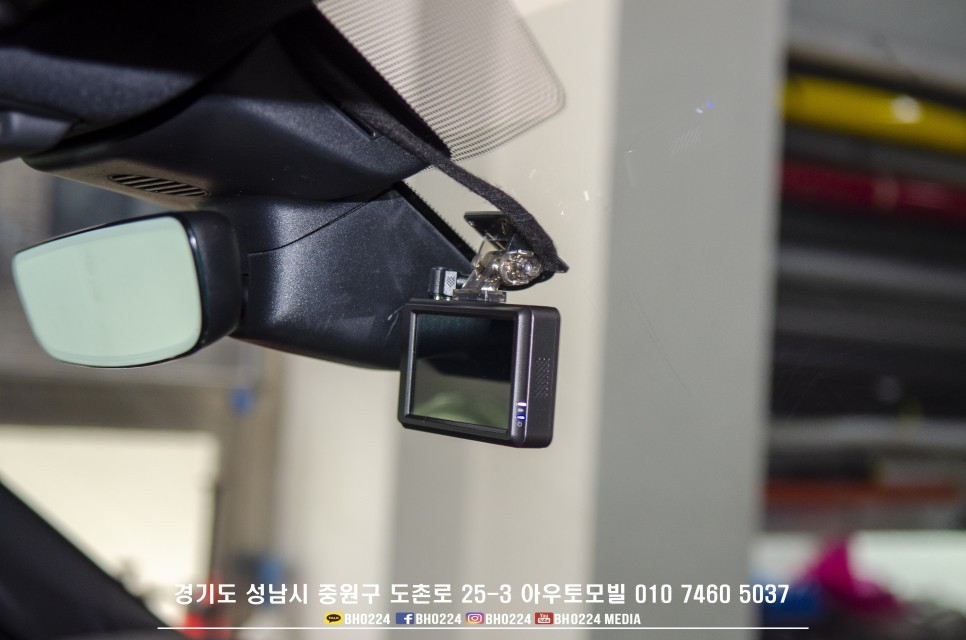 랜드로버 디스커버리 D5 파인뷰 2채널블랙박스 장착 성남아우토모빌