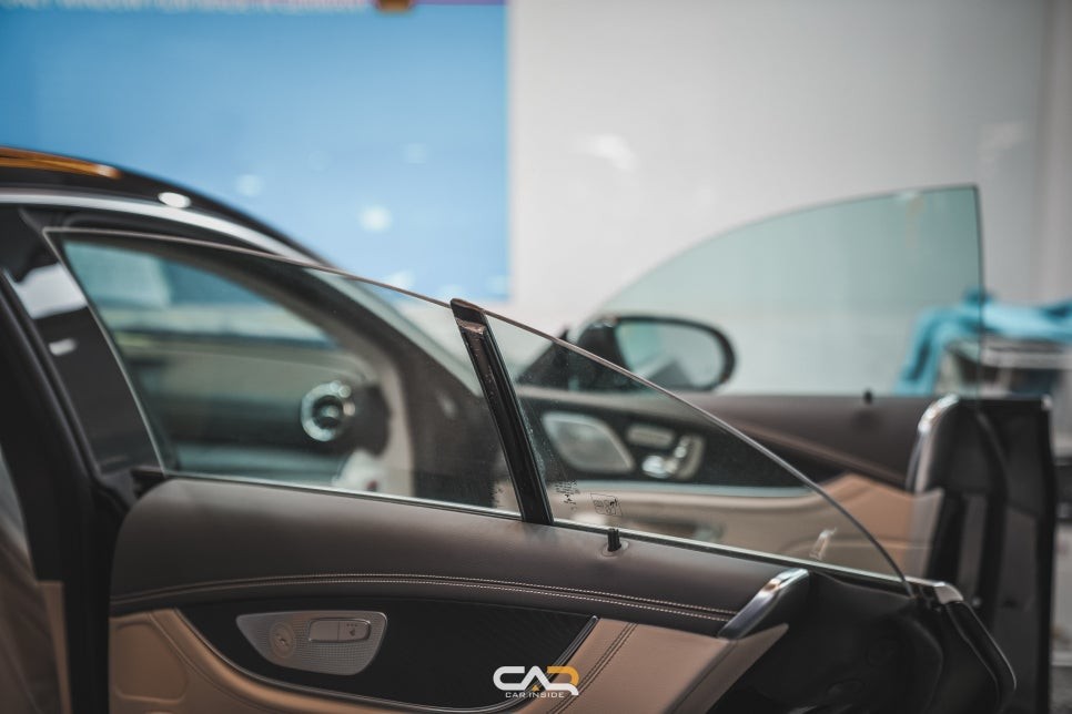 벤츠 CLS 300d 글라스틴트 선셋 윈도 틴팅과 UG 가죽 코팅 시공으로 신차패키지 완성하기 ! - 대구 카인사이드