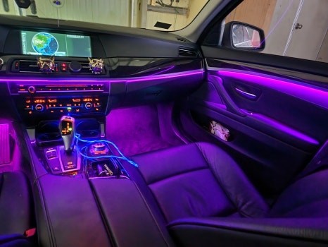 bmw5시리즈 튜닝 색상 LED 풋등 + 엠비언트 작업 BK게러지 일산자동차실내인테리어 / 일산동구 성석동