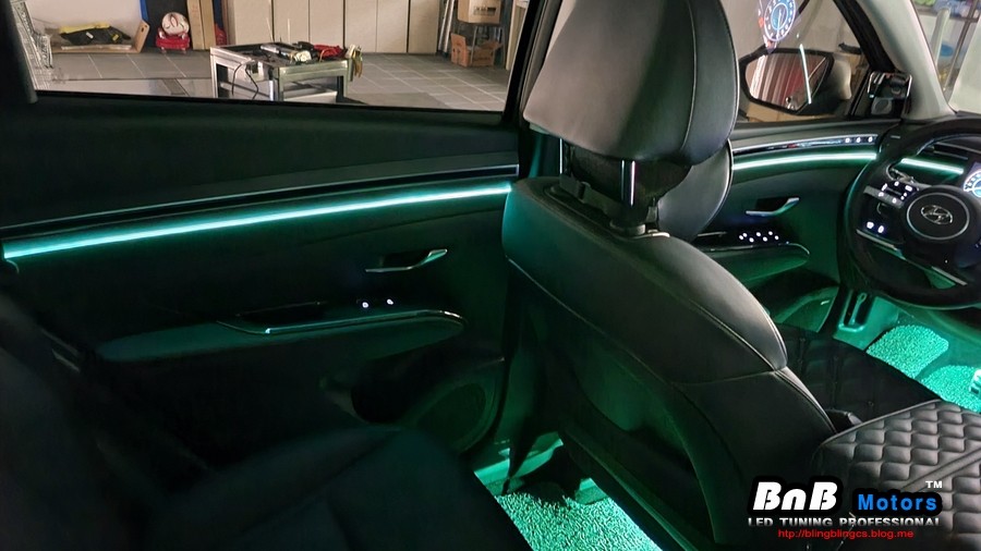 투싼 NX4 실내 엠비언트 무드등 튜닝! 순정 네비게이션 연동으로 간편하게 조작가능한 엠비언트 튜닝! 실내 감성 튜닝 종결자! 비앤비모터스 거제 창원 엠비언트 / 거제 연초면