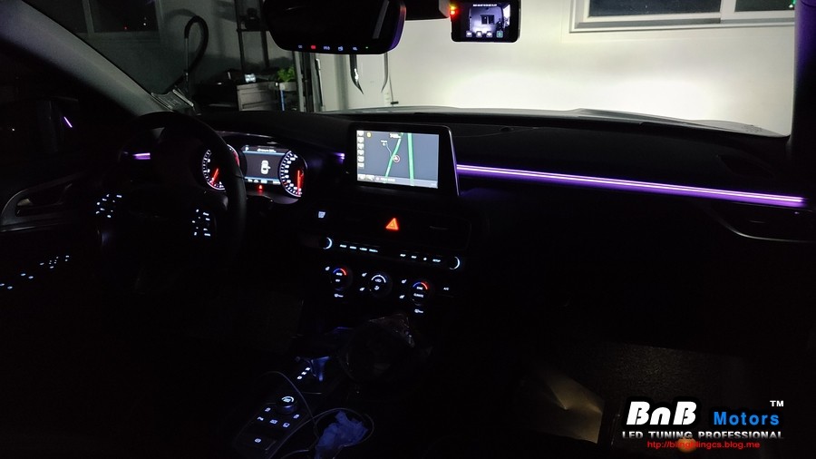 센터페시아 엠비언트 튜닝으로도 충분해요! 제네시스 G70 비노출 엠비언트로 실내 분위기 감성을 업그레이드! 경남 거제 창원 부산 김해 울산 진주 비앤비모터스 / 거제 연초면