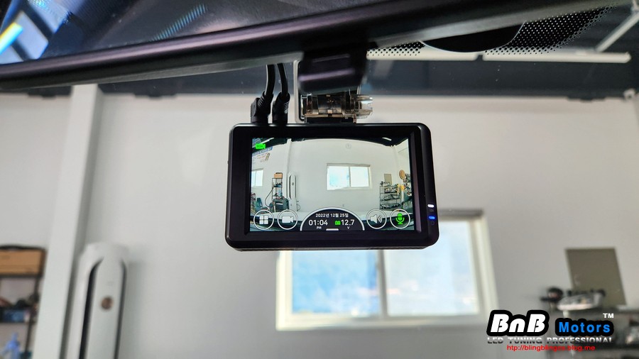 쌍용 티볼리 2채널 블랙박스 LXQ300 시공! QHD급 화질로 선명한 영상으로 안전하게 녹화하세요! 거제 블랙박스 전문 비앤비모터스! / 거제 연초면