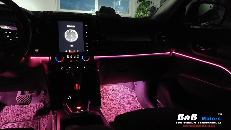 올뉴  QM6 실내 분위기를 업그레이드! 3세대 광섬유 스마트 엠비언트로 감성 충만! 경남 거제 창원 부산 비앤비모터스 엠비언트튜닝 / 거제 연초면