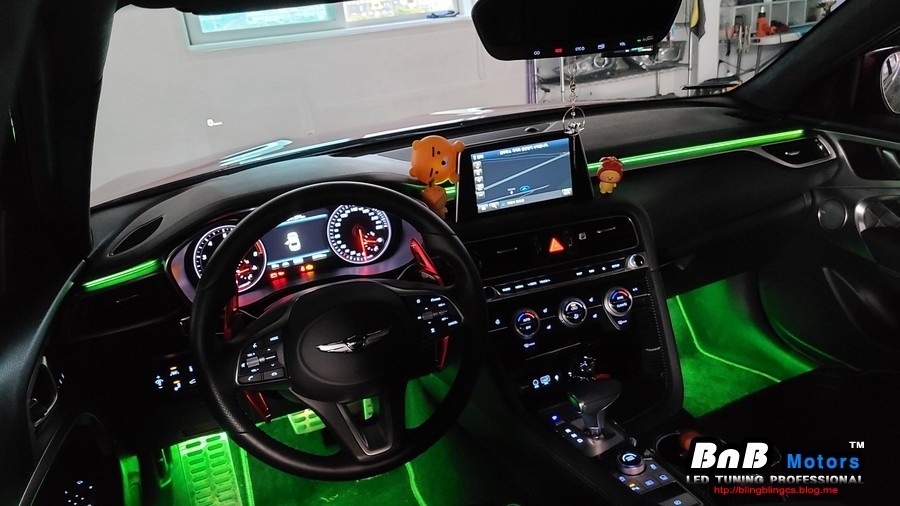 제네시스 G70 대시보드 비노출 엠비언트 무드등 튜닝! 순정처럼 깔끔하며 눈부심없는 무드램프 튜닝으로 실내분위기를 업그레이드! 창원 부산 엠비언트 / 거제 연초면
