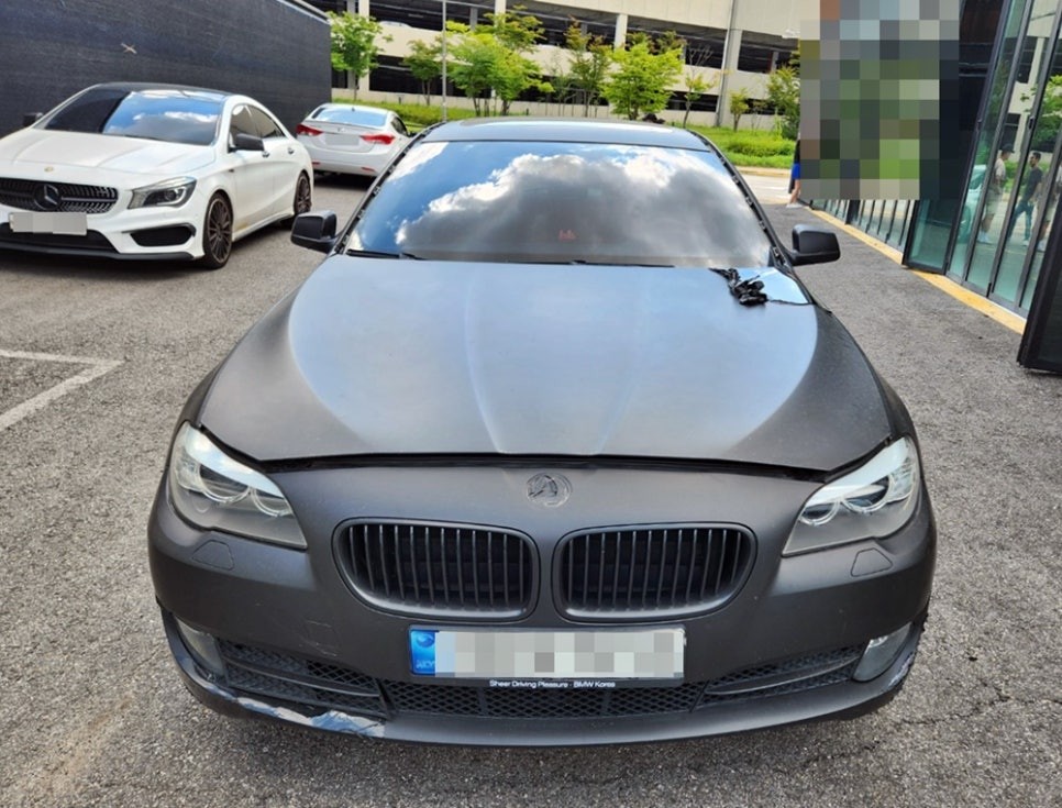 BMW 520d 노후된 외관랩핑 새로운 갤럭시블랙 전체랩핑