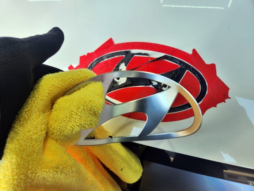 아이오닉5 만족감이 큰 블랙 엠블럼 교체 작업 / 양주시 덕정동