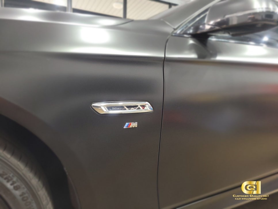 BMW 520d 새틴블랙 전체랩핑시공기! 수원랩핑 전문점 씨앤큐원에서 시공 완료 / 수원 오목천동